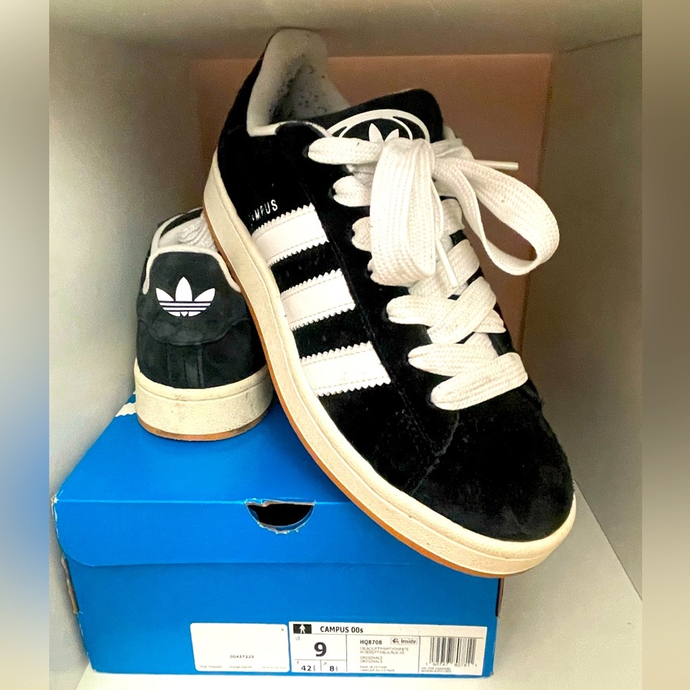 Like New In Box Adidas Men’s Campus 00s size 9